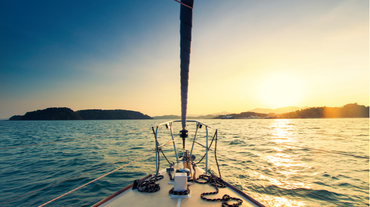 yacht-mast-sailing-sunset-746x419.png